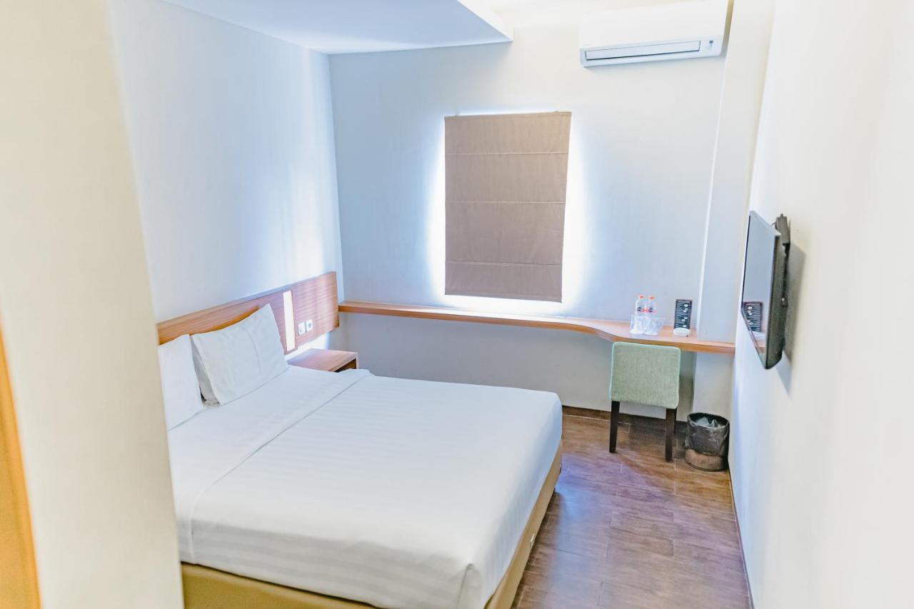 Biz Hotel City Center Ambon Exterior photo