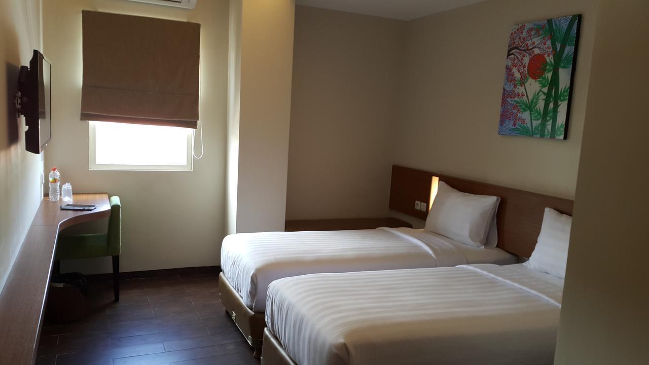 Biz Hotel City Center Ambon Exterior photo