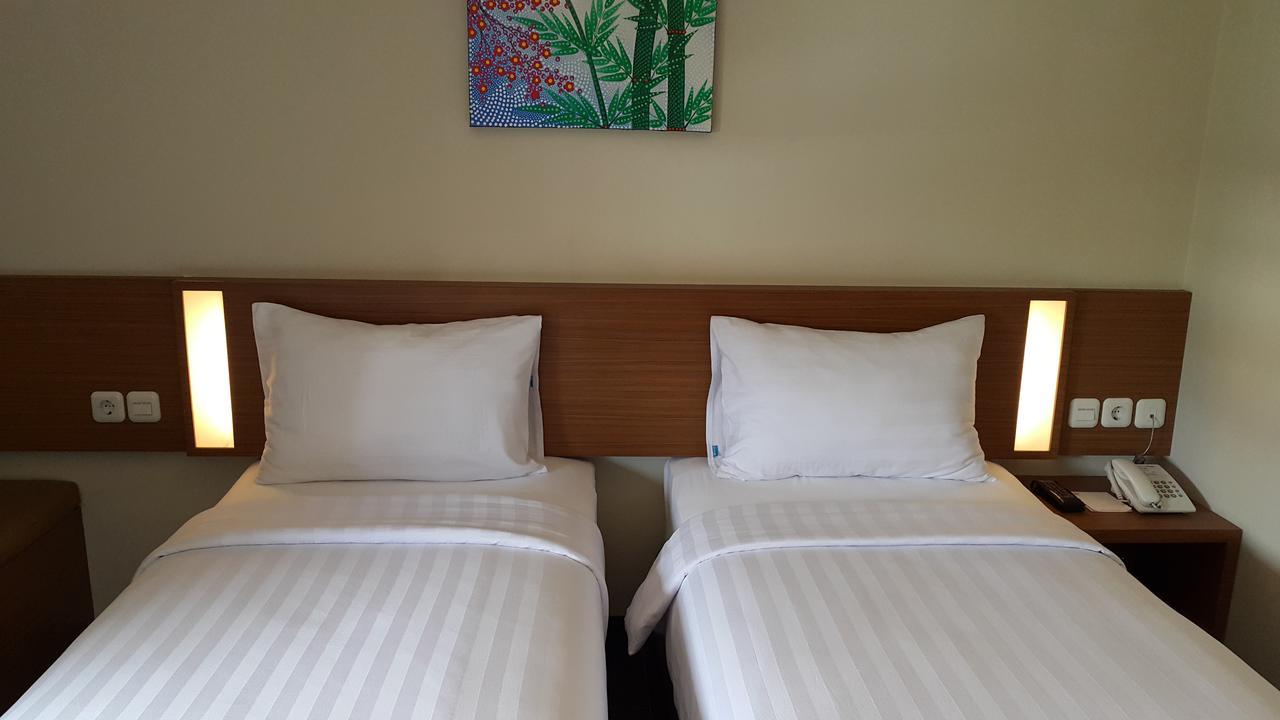 Biz Hotel City Center Ambon Exterior photo