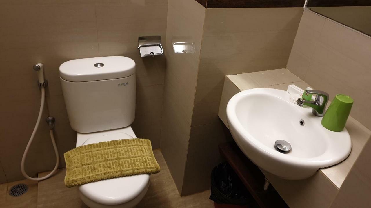 Biz Hotel City Center Ambon Exterior photo