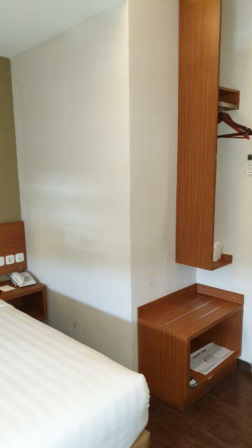 Biz Hotel City Center Ambon Exterior photo